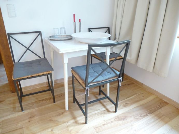 600_d0a4ed9ff73a45bb8112c90737ec2a98 Bestlage Erfurt / Altstadt: Möbliertes Apartment in Jugendstilvilla